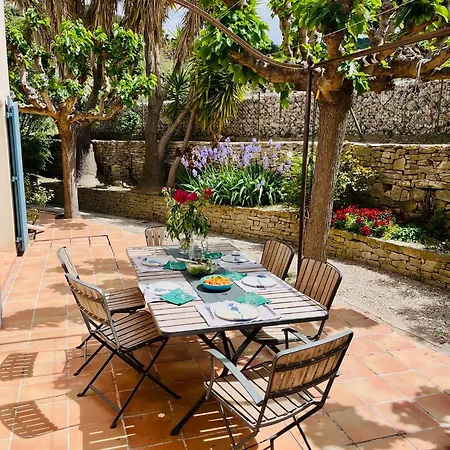 Villa Les Oliviers - *